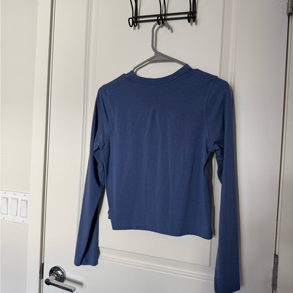 lululemon Long Sleeve TOP - Picture 4 of 5